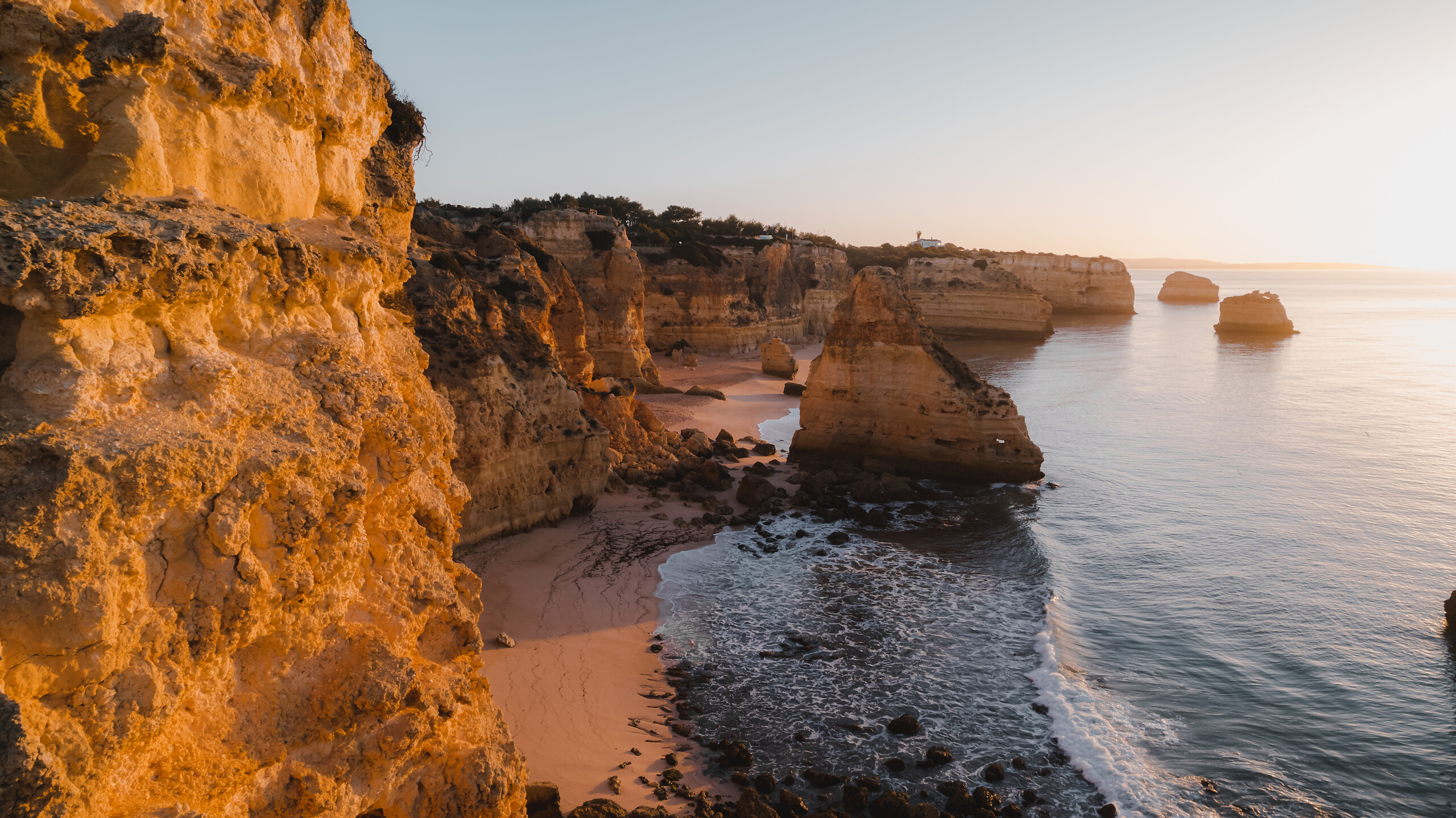 Algarve : Le Paradis du Trail et du Running Élu Meilleure Destination au Monde